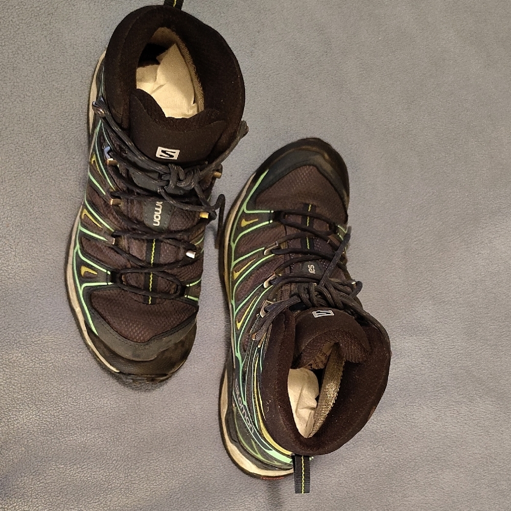 Salomon Women's Black and Neon Green Hiking Shoes Size 7 - Picture 2 of 5